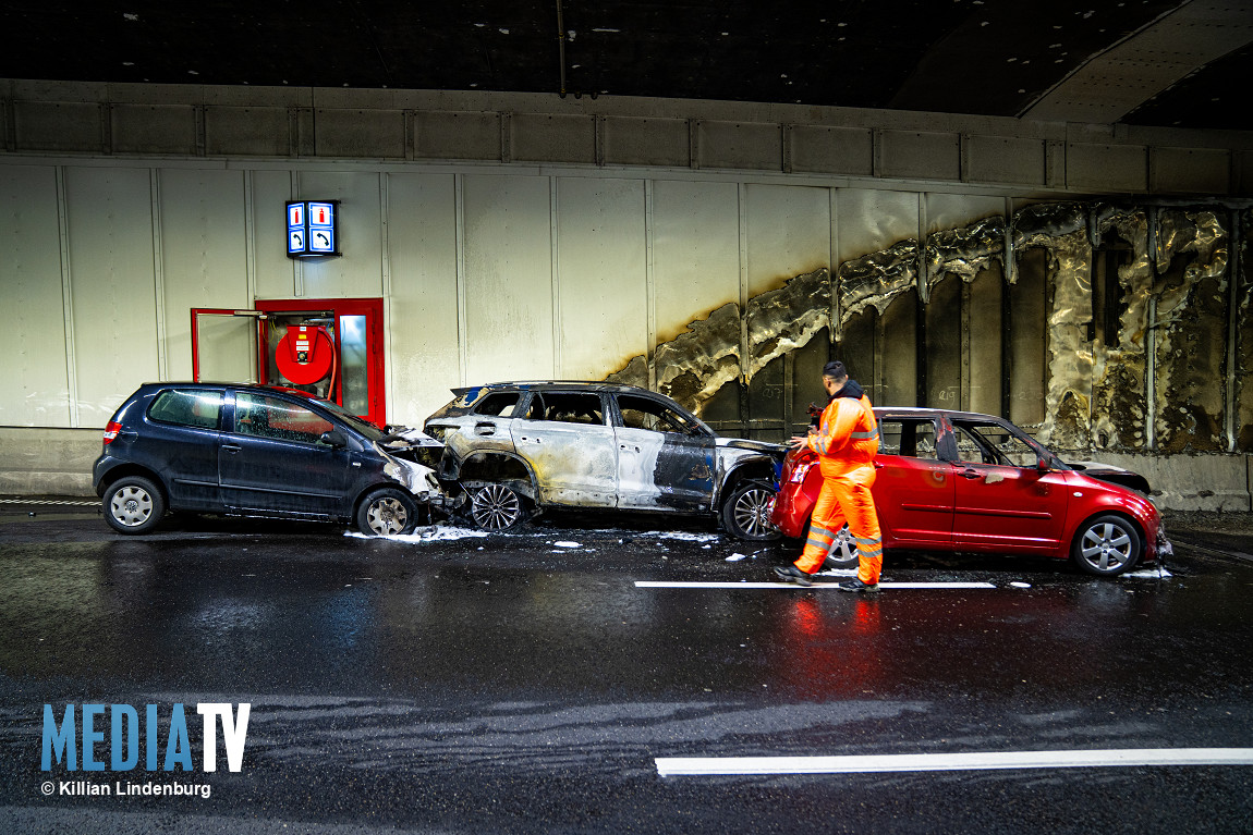 Grote inzet van hulpdiensten voor aanrijding met brand in Heinenoordtunnel Heinenoord