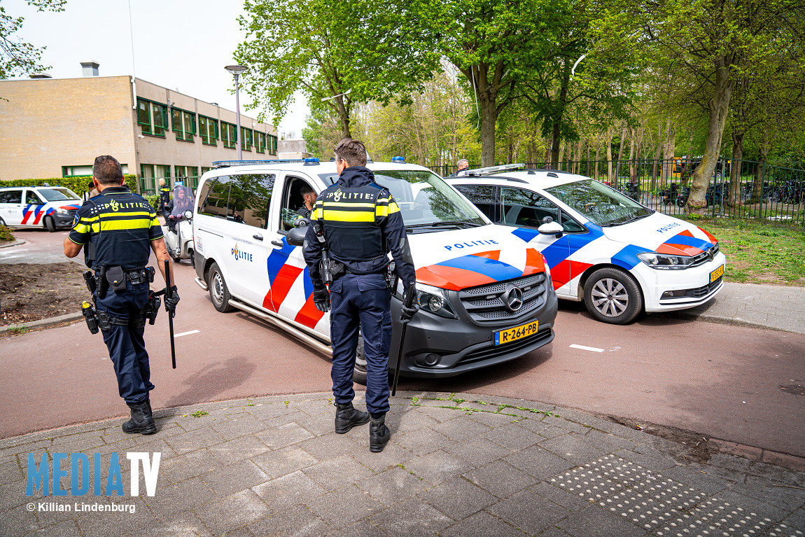 Politie treedt op tegen opstandigde jongeren bij school Alexandriëstraat Rotterdam