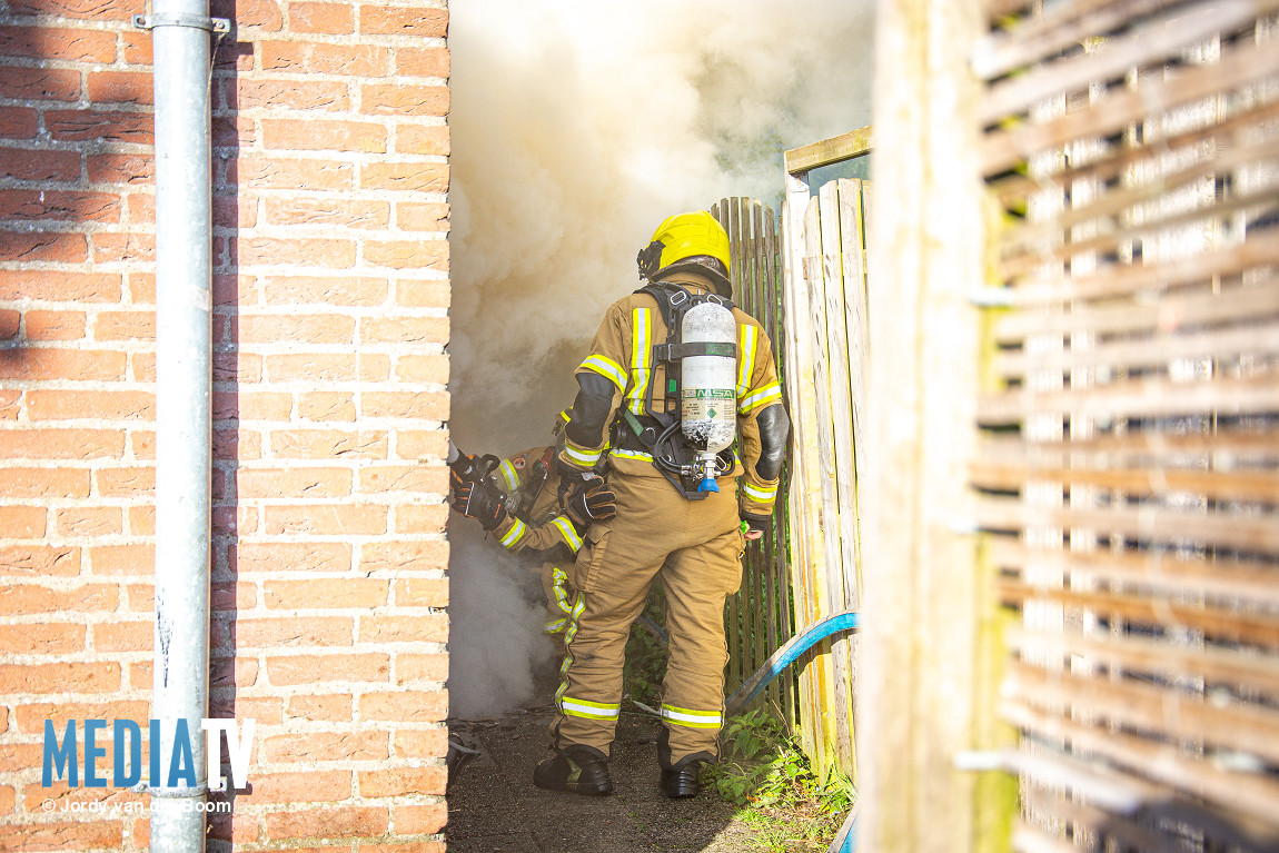 Veel rook bij brand in schuur Dragondonk Spijkenisse