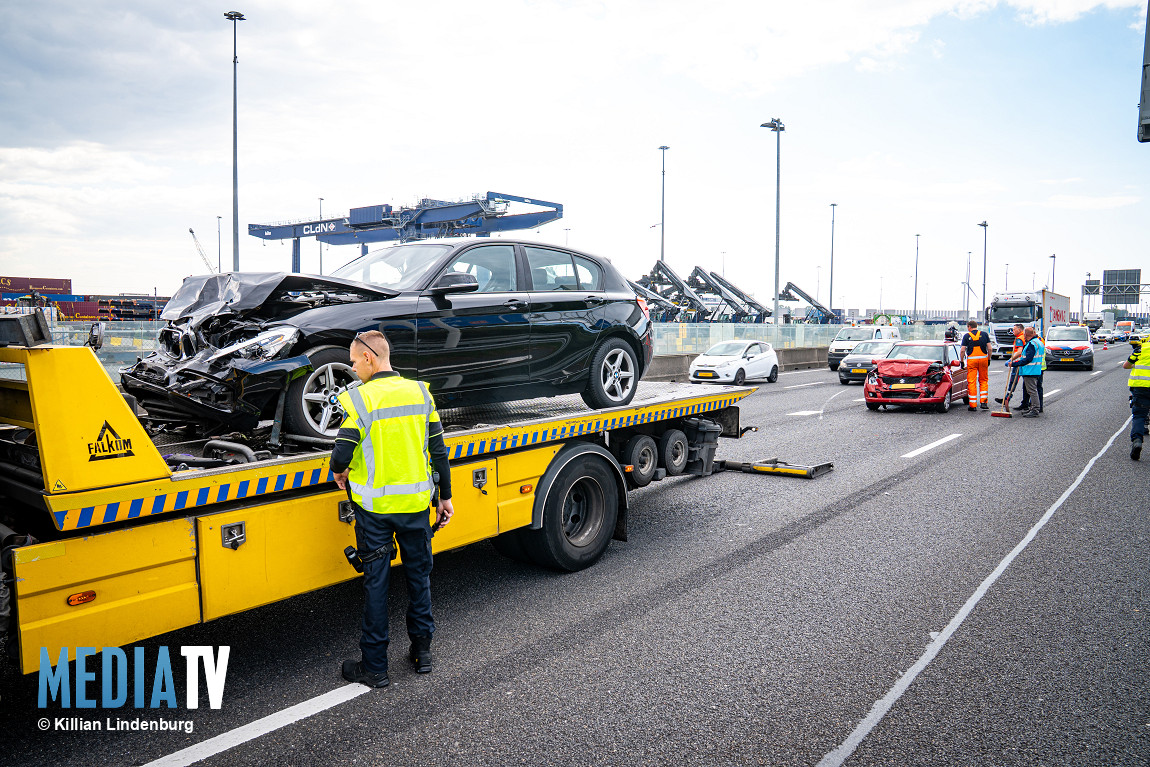 Gewonde bij kettingsbotsing tussen auto's en vrachtwagen A15 Botlek Rotterdam
