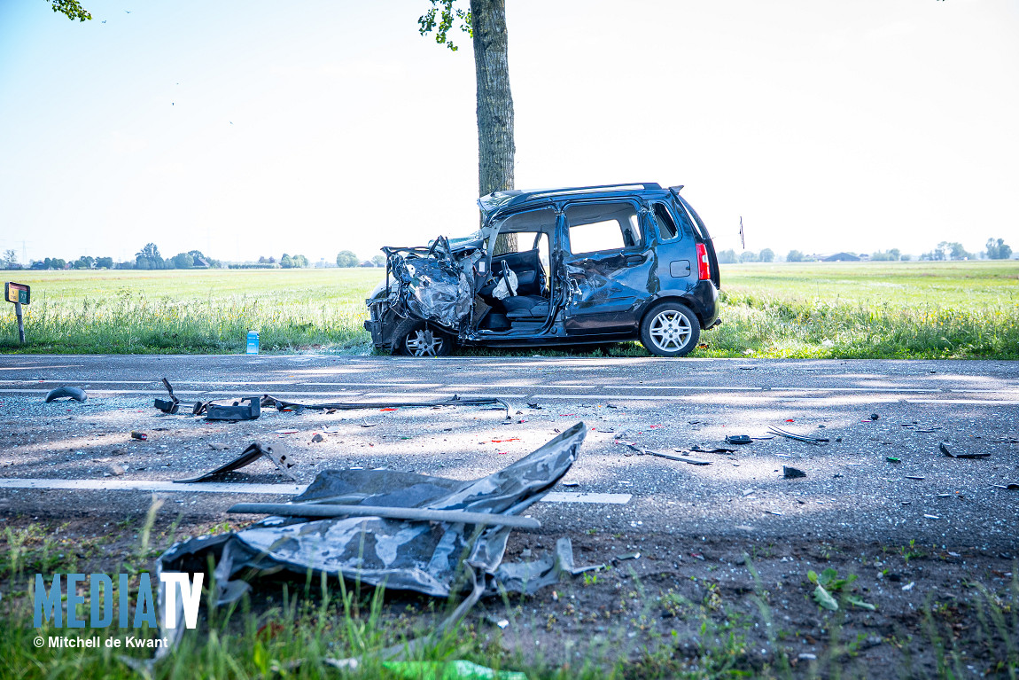 85-jarige vrouw overleden na aanrijidng met twee vrachtwagens  N214 Wijngaarden