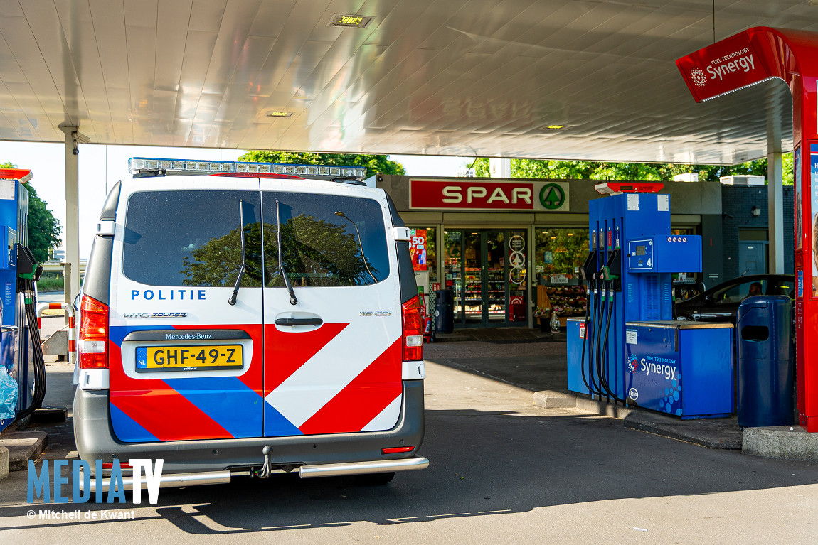 Grote politie-inzet na overval op tankstation Adriaan Volkerlaan Rotterdam