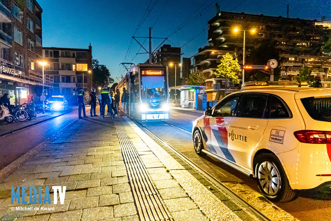 Man overvalt avondwinkel Bierens de Haanweg Rotterdam