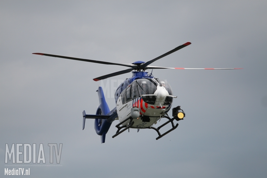 Politiehelikopter zoekt mee naar vermiste peuter in Rotterdam-Alexander