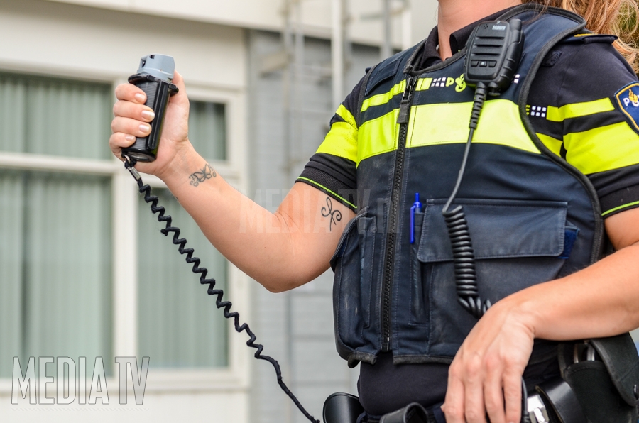Amsterdammer spuugt en trapt naar agenten in Papendrecht