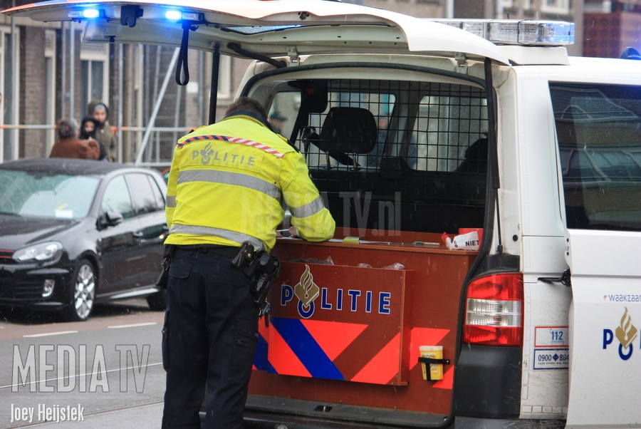 Agenten halen slingerende alcomobilist van de weg op Maasboulevard in Rotterdam